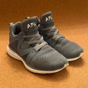 APL ATHLETIC PROPULSION LABS - ASCEND WOMEN - Sz US 7 - BLUE